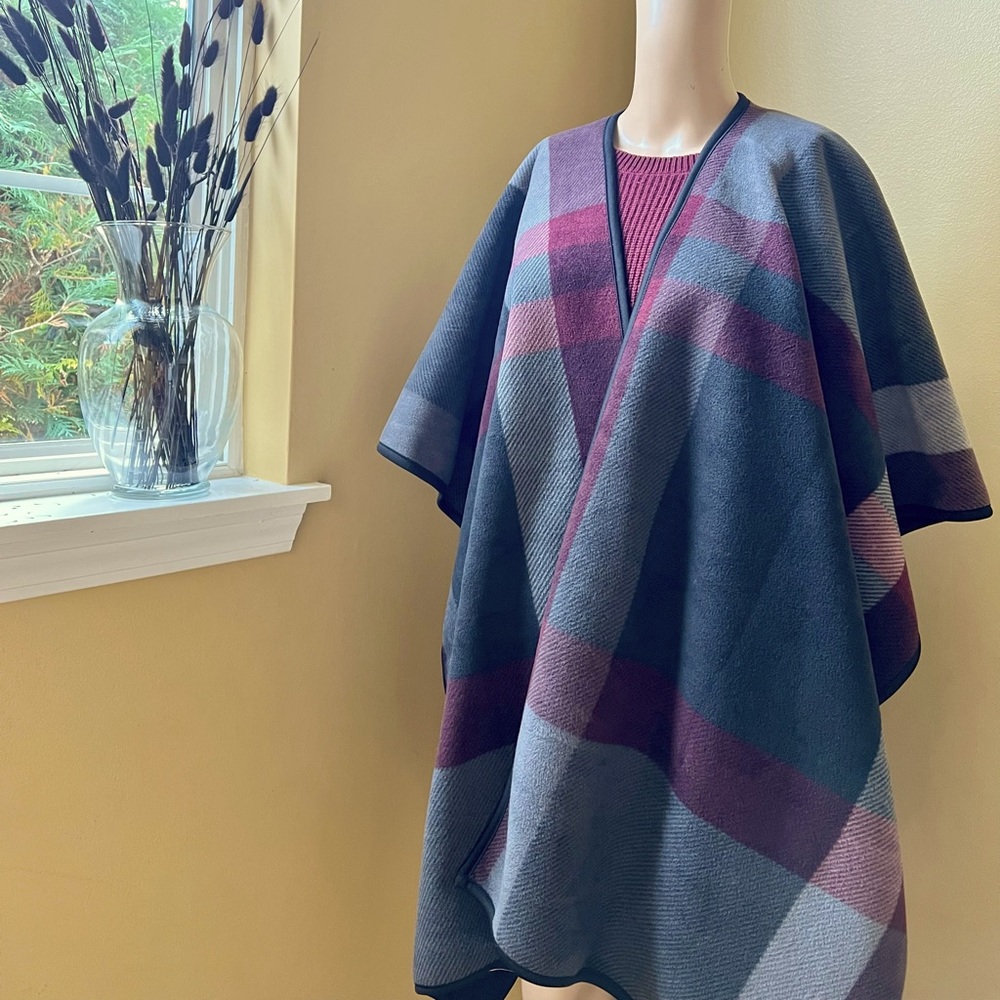 Free size wool poncho
